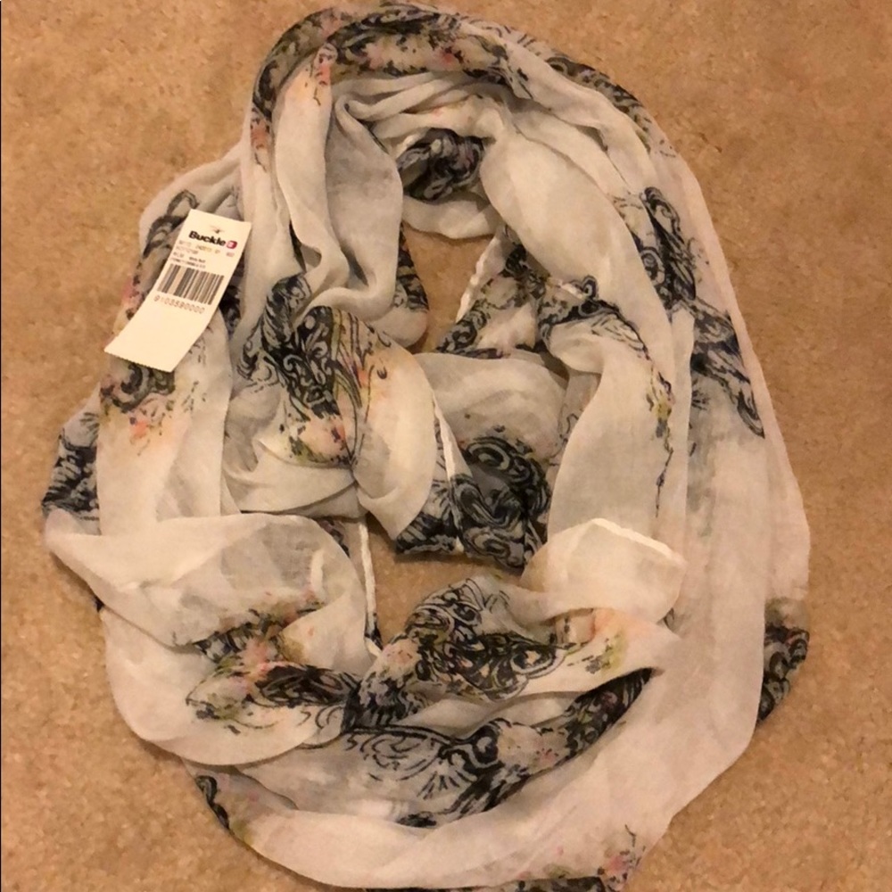 Beautiful infinity scarf!